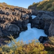 vodop�dy v l�v� Hraunfossar a Barnafoss